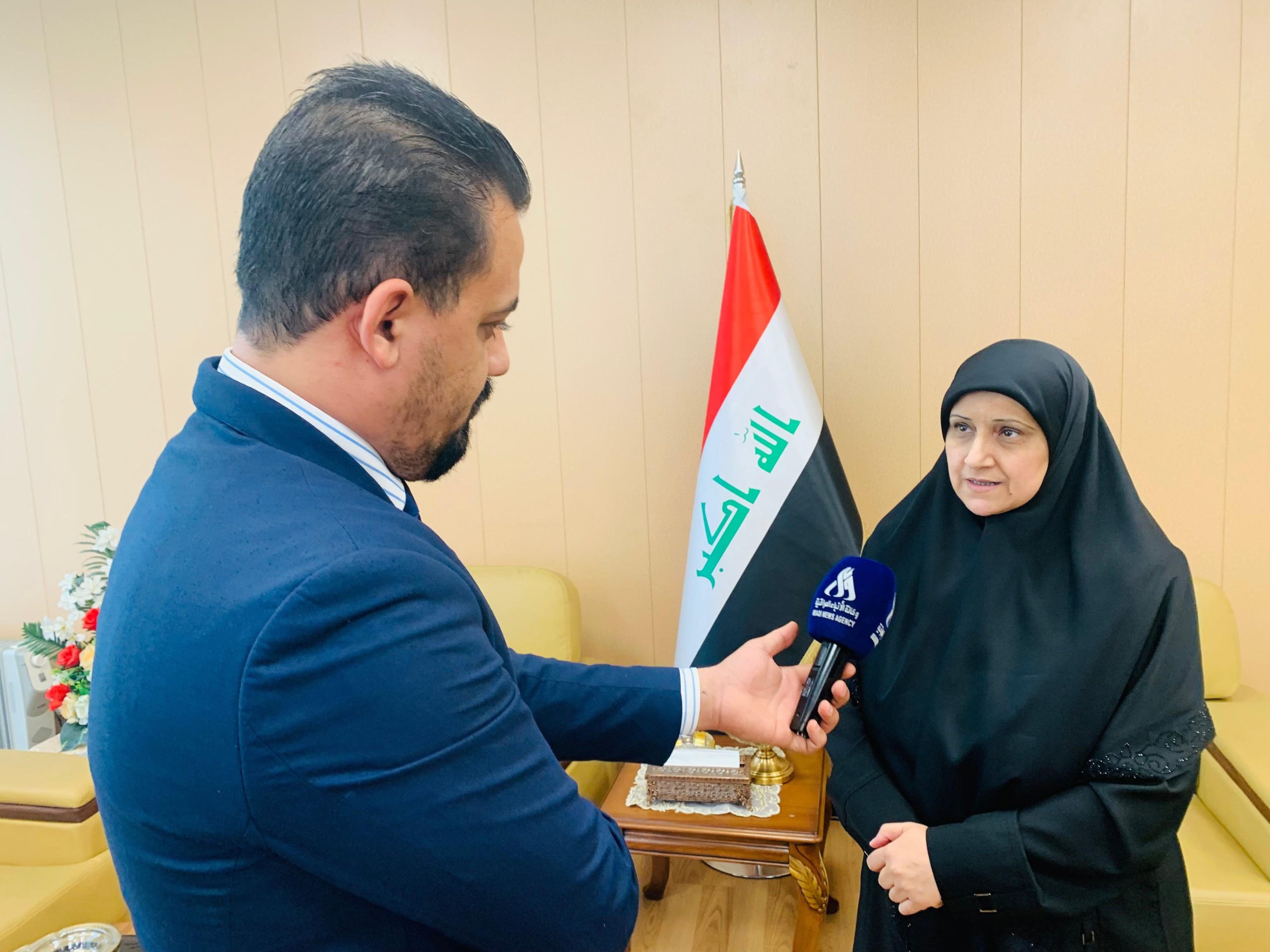 وزيرة الاتصالات هيام الياسري